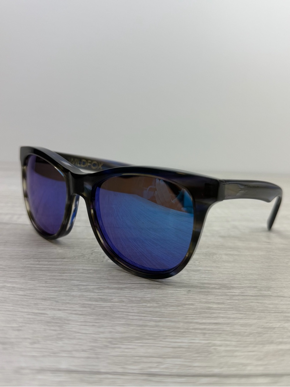 Wildfox Catfarer Sunglasses Blue Mirror Lenses - Picture 3 of 13